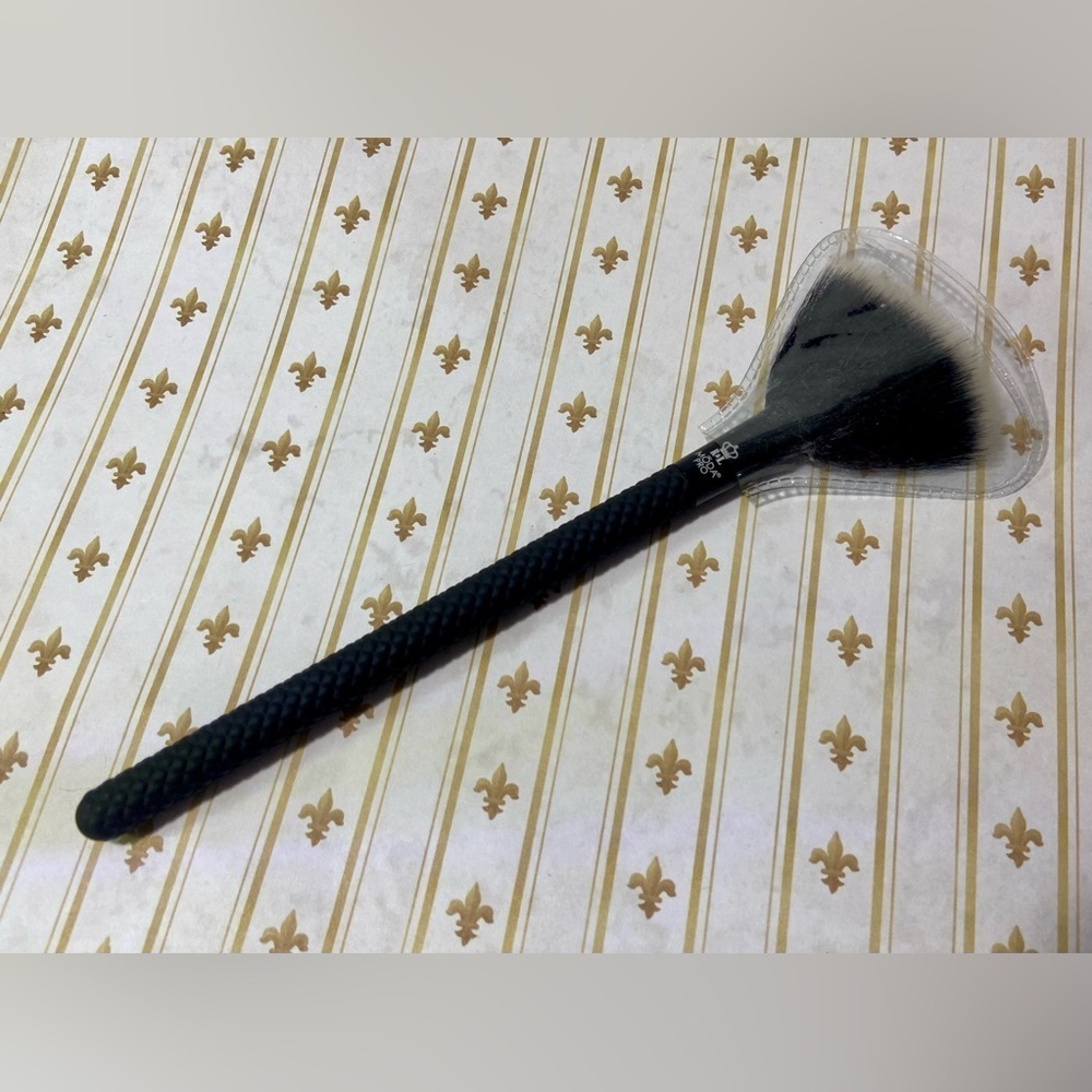 🍀 3/$15 NWOT Royal Brush Moda Pro Highlight Brush